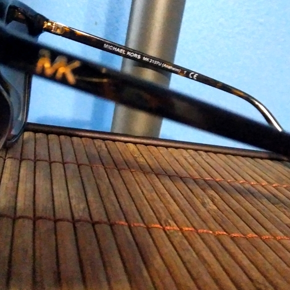 NWOT Brand new, never worn, authentic Michael Kors sunglasses - Picture 3 of 5